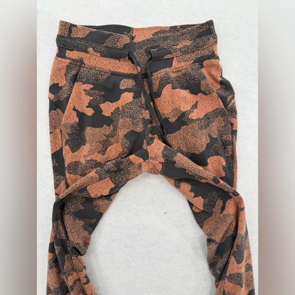 Lululemon Ready to Rulu‎ Jogger 29"
Heritage Speckle Camo Jacquard Graphite 2 - Picture 8 of 15